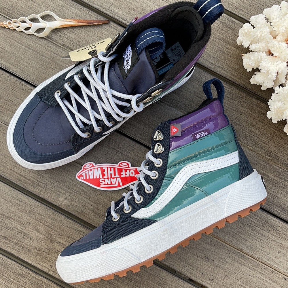 Vans Women's Multi-Color High-Top Winter Boots USED. No longer has tags.